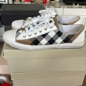 Burberry sneakers